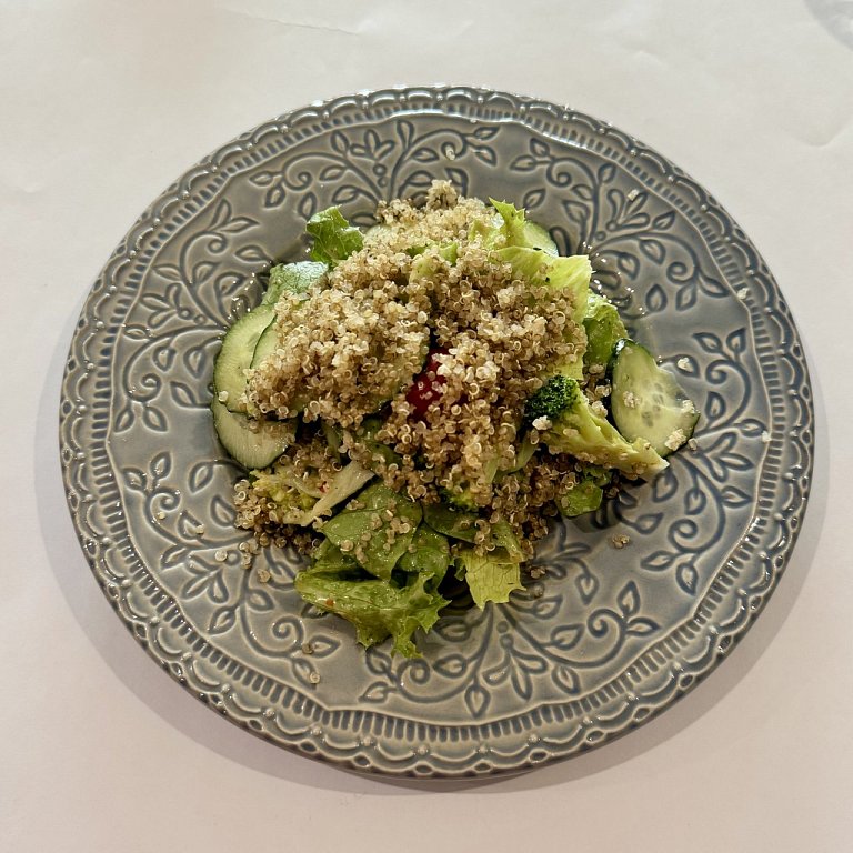 Д Салат с киноа